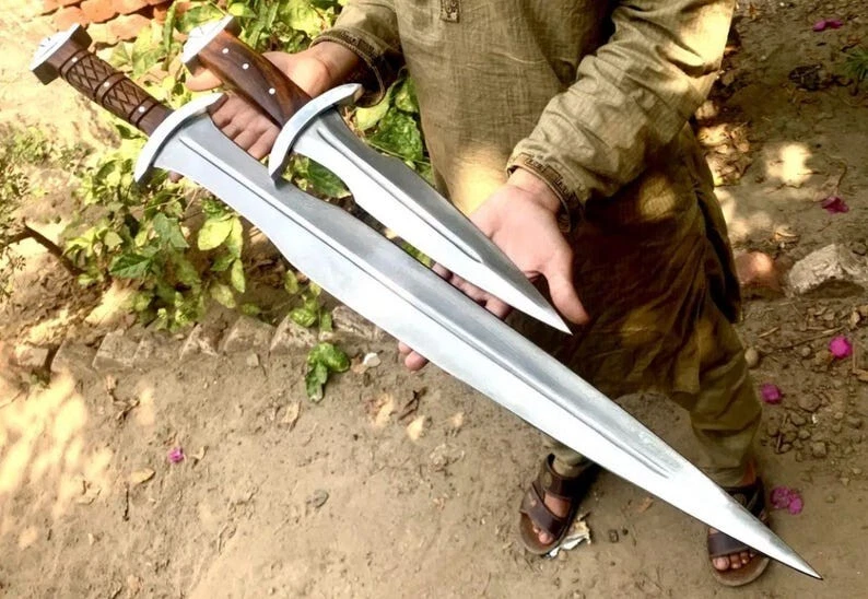 CUSTOM HANDMADE D2 STEEL VIKING SWORD FOLDED STEEL SHARP FULL TANG SWORD
