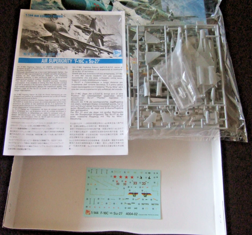 SHANGHAI DRAGON AIR SUPERIORITY F-16C vs Su-27 1:144 AIR COMBAT SERIES 4004 Foto 2 de 4