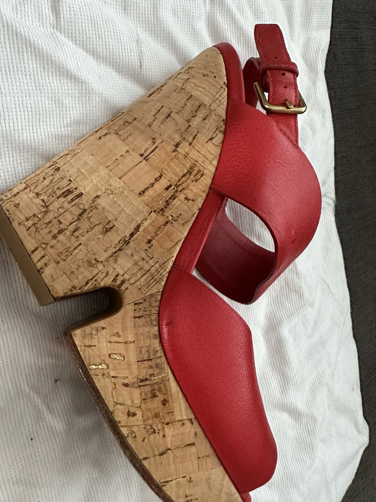 SAINT LAURENT (YSL) Yves Saint Laurent Tacchi a zeppa plateau. Colore rosso. Taglia 36 US 6.