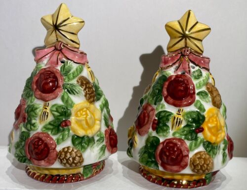 Royal Albert Old Country Roses SEASONS OF COLOUR Christmas Tree Salt & Pepper - Picture 1 of 16