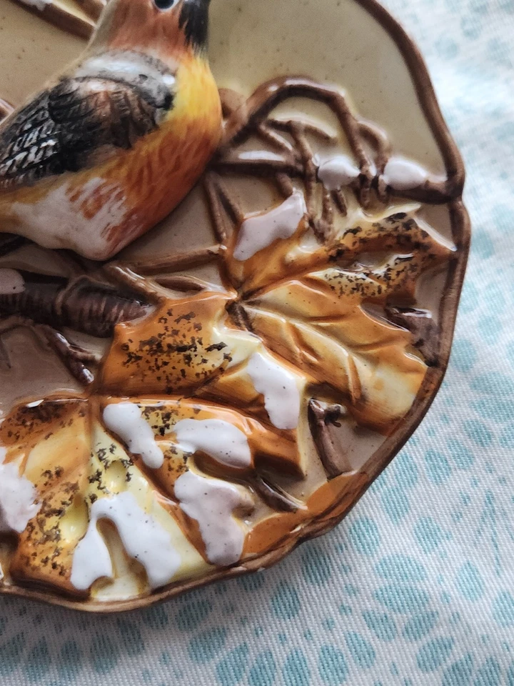 Vintage GANZ 3D Bird Plate- European ROBIN Wall Mountable Fall/Winter Scene - Image 4 of 4