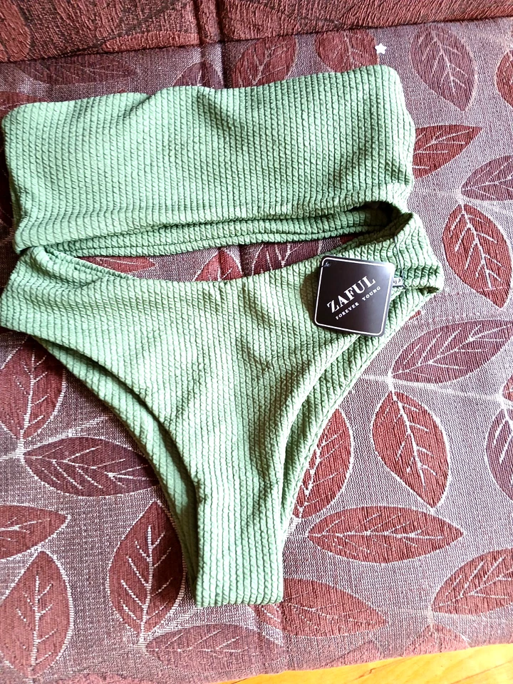 nuevo bikini zaful verde neón 2 piezas corte alto medioun brillante pleno sol verano Foto 3 de 4