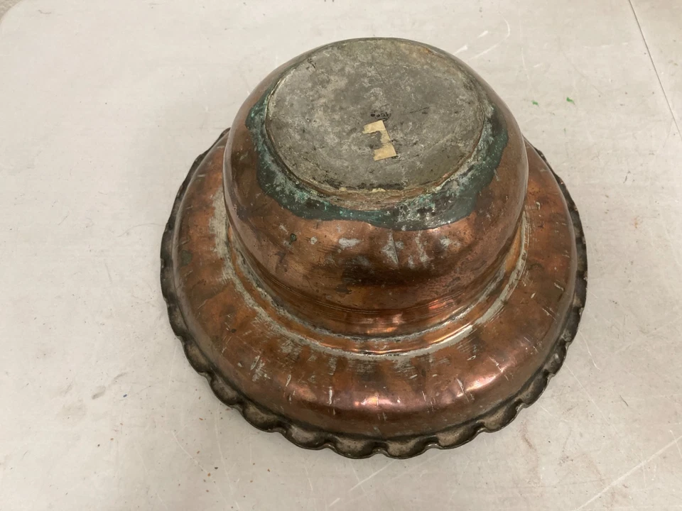 Maceta vintage de cobre/cuello estriado Foto 3 de 4