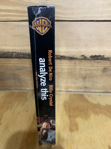 Analyze This VHS 1999 Robert De Niro Billy Crystal Comedy Factory Sealed Warner - Picture 2 of 6