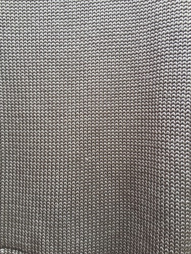 Suéter $395 Marca J Kira Beige Azul Marino Fluido TITANIO/DUQUE NUEVO DEFECTO - Imagen 8 de 12