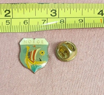 Vintage Norge Norway Norwegian Viking Ship Shield Travel Souvenir Lapel Pin
