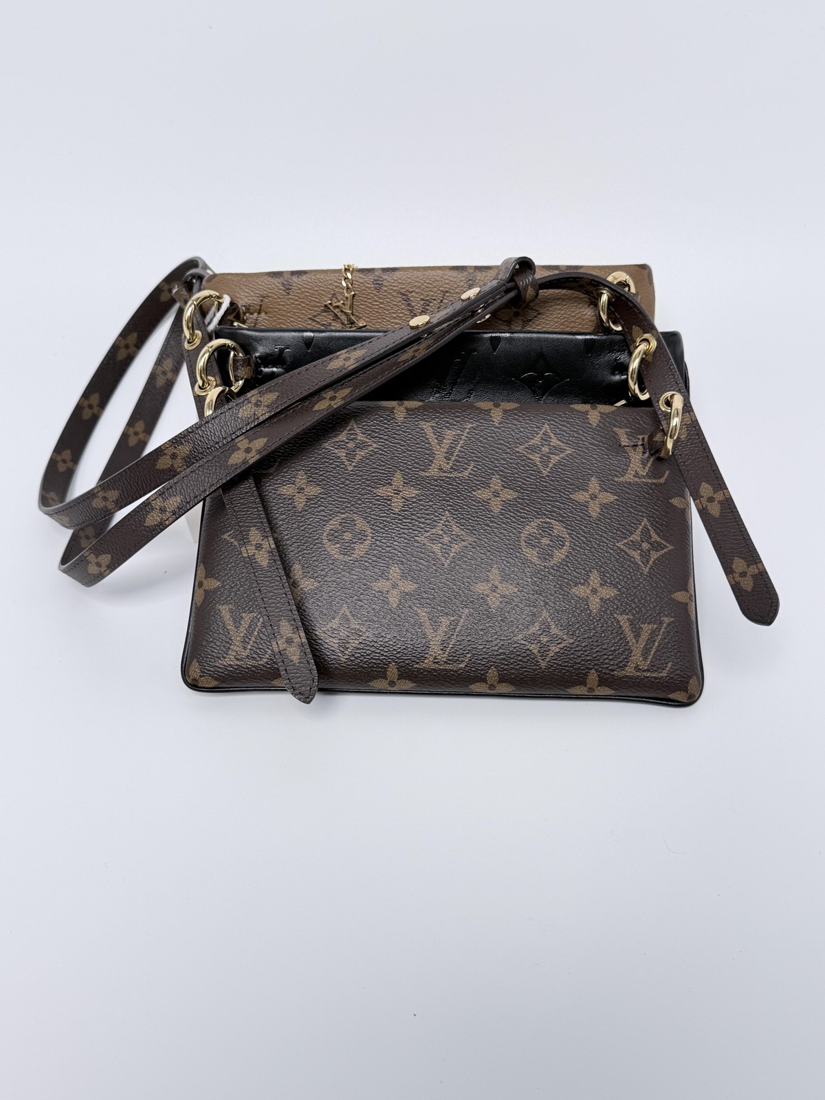 Louis Vuitton Monogram Reverse Pouch Crossbody Ba… - image 3