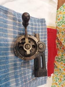 vintage sewing machine hand crank