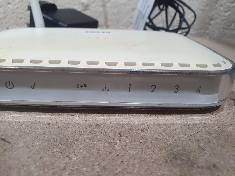 Netgear WGR614 v7 Wireless-G Router White 54 Mbps 4x Ethernet Ports with Adapter - Image 4 of 4