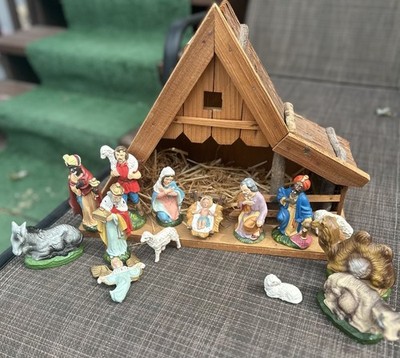 Vintage 1950's 15Pc Nativity With Wood Manger  Figures Made In Japan