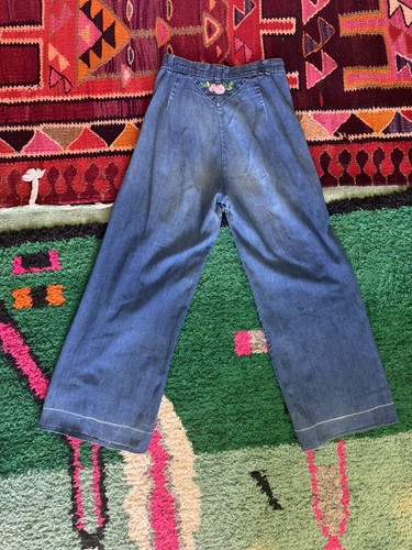 rare! Vintage Levis 70s/80s High Waisted Embroidered Wide Leg Jeans 0514
