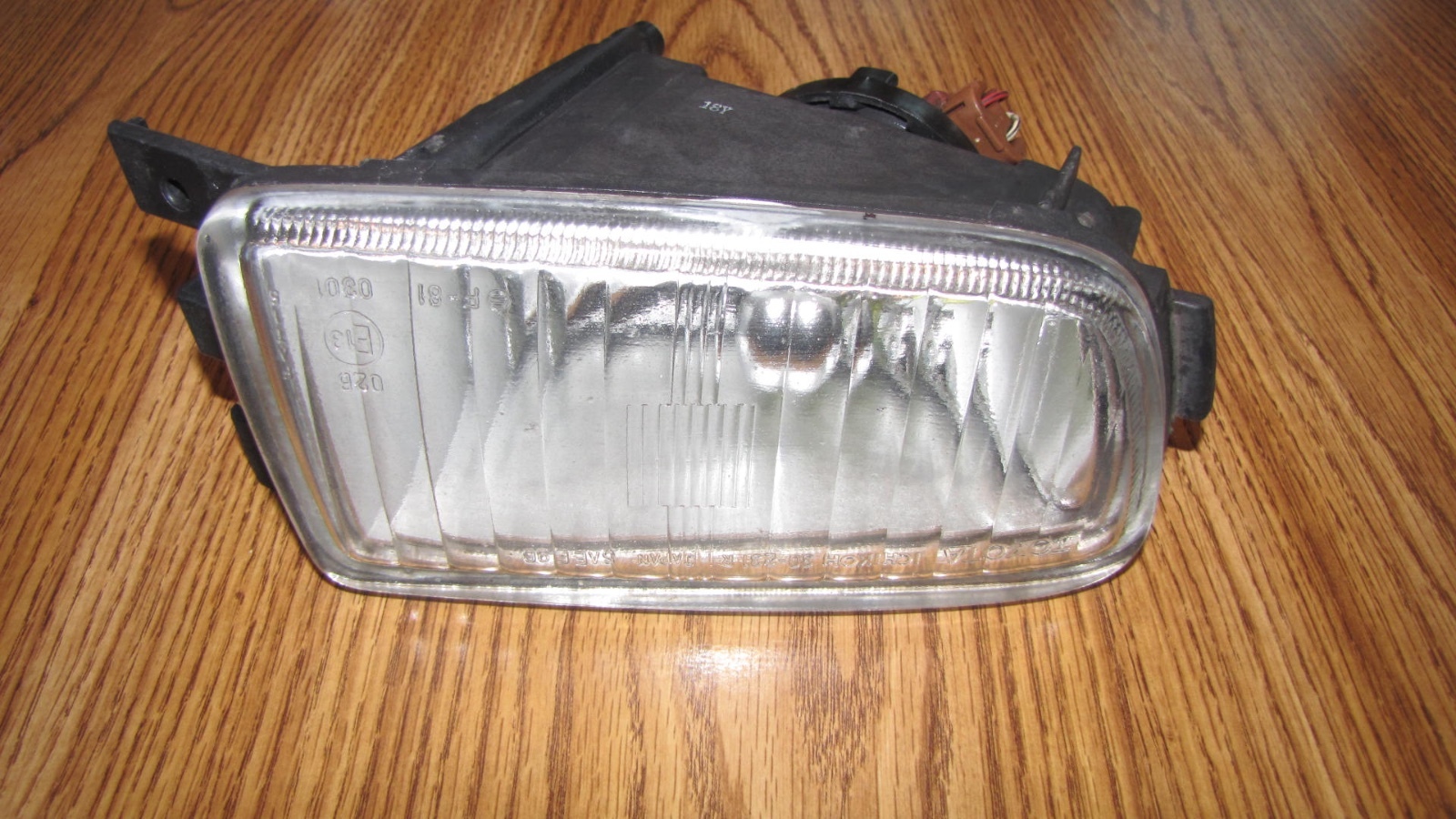 LEXUS GS300 FOG LIGHT RH 1998-2005 OEM PASSENGER 