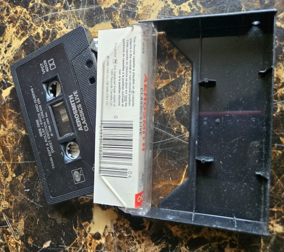 Aerosmith Classics Live original 1986 cassette - Image 3 of 4