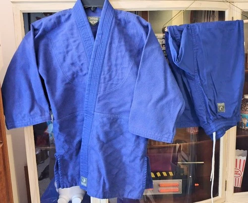 Century BJJ Gi. Size 2. Very Good Condition. No Belt Included.
