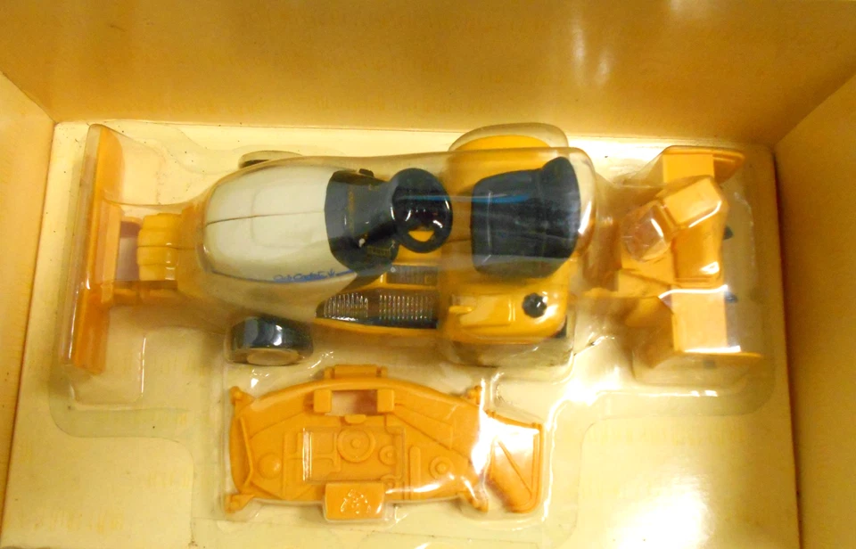 Ertl Cub Cadet Lawn and Garden Tractor Set 1/16 Diecast & Plastic Replica - Image 2 of 4