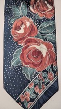 CHEZ ROFFE New York Floral Rose 100 Silk Tie Green Red 55 in. long