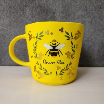 Fig & Fern Queen Bee 16 Oz Wide Rim Yellow Queen Bee Gold Honeycomb Mug NEW