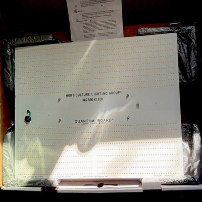  New Horticulture Lighting Group HLG 550 V2 ECO 4000K  LED Grow Light 