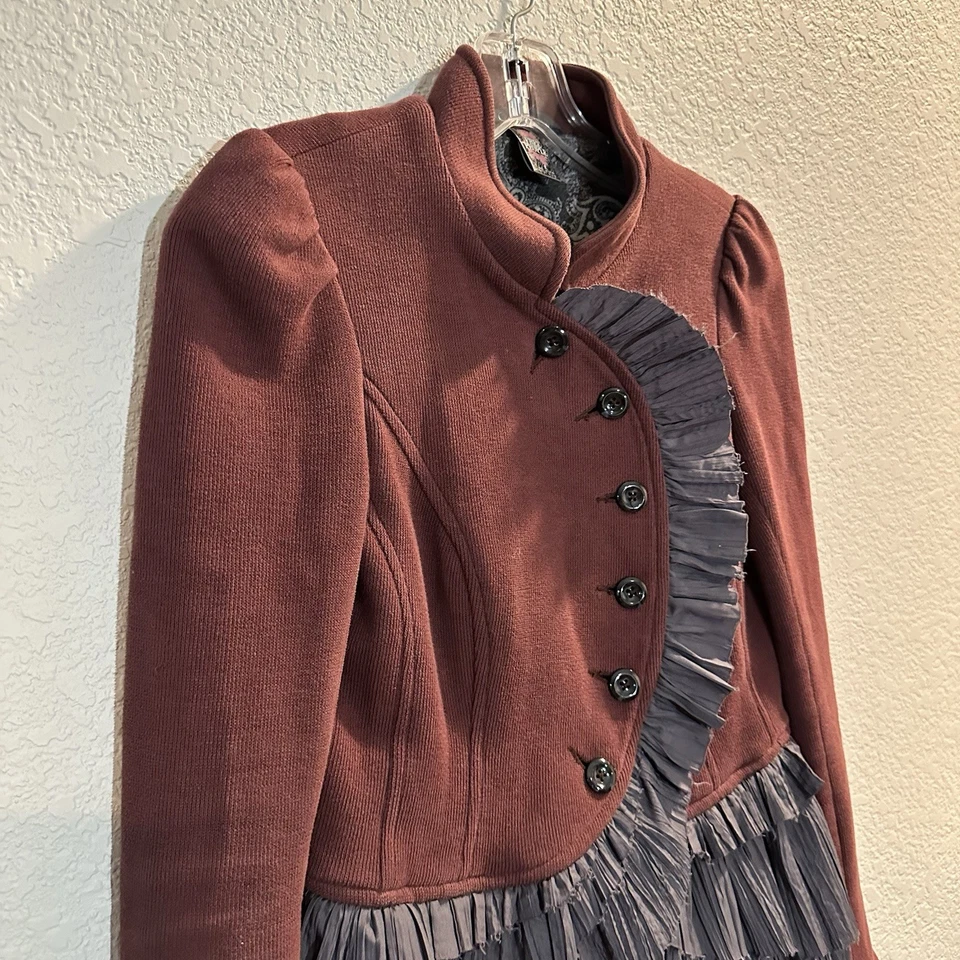 Blazer/chaqueta Free People borgoña y gris con volantes Foto 2 de 4