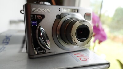 Sony Cyper-Shot DSC-W5 Zeiss Objektiv Digital-Kamera 