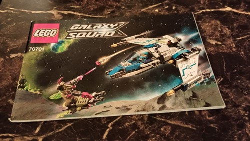 Retired LEGO Galaxy Squad #70701 Swarm Interceptor Mini figs & Instructions 🛡️ - Picture 9 of 9