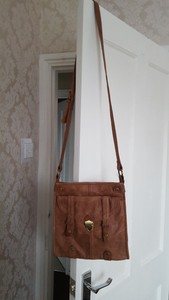 accessorize messenger bag