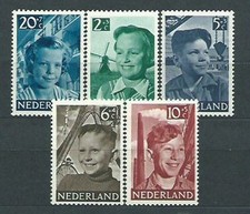 Holland - Mail 1951 Yvert 559/63 ** Mnh Characters
