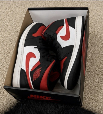 Nike Air Jordan 1 Mid Bred Men s Mid Top Colorblock Lace-Up Sneakers