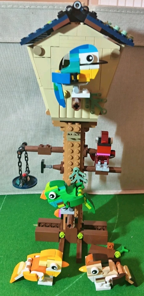 LEGO Creator 31143 Birdhouse, photo 1 of 5