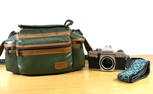 Praktica Super TL1000 35mm SLR Film Camera - Tested + 'Aztec' style Strap & Bag