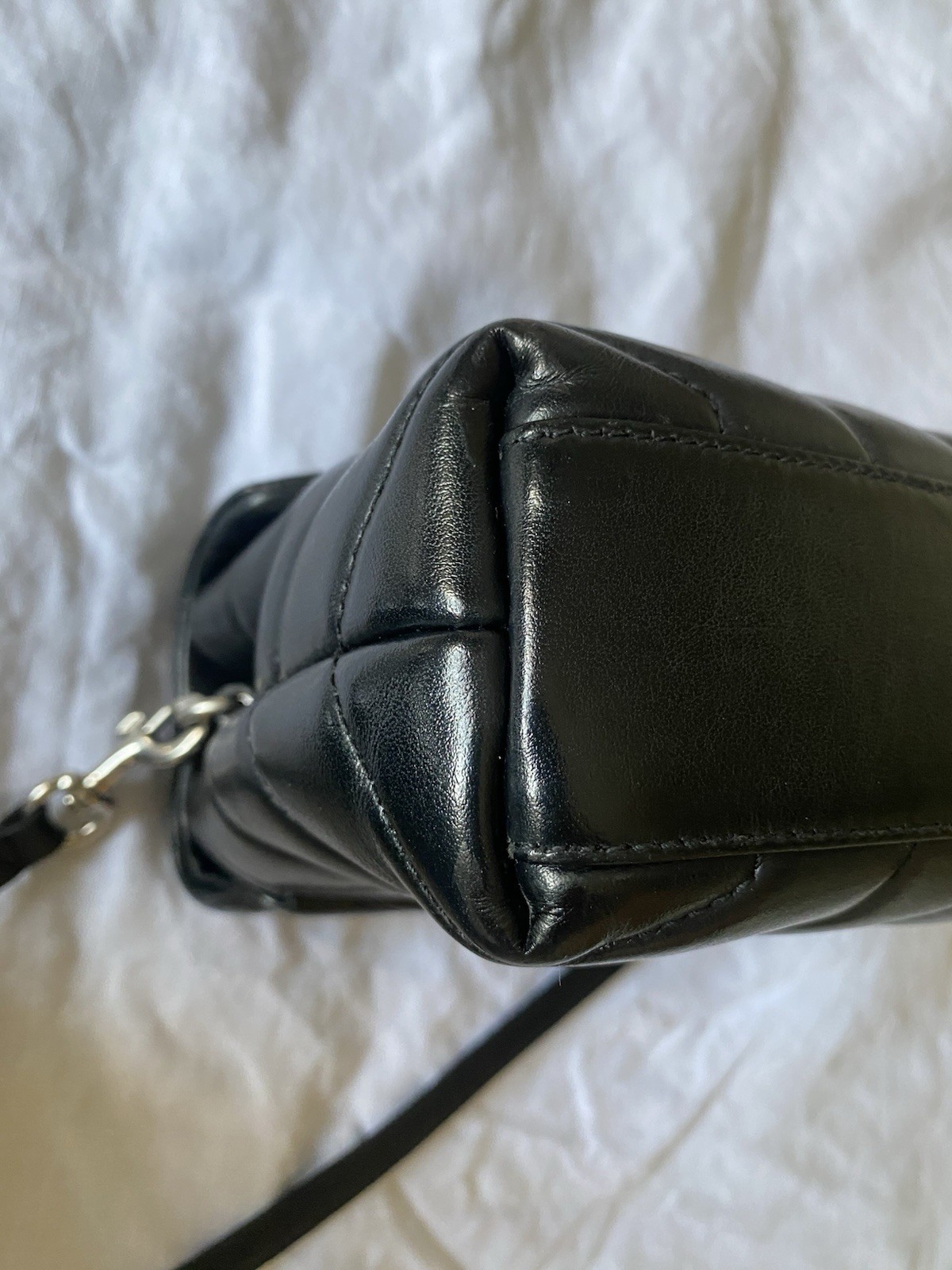 Borsa giocattolo Saint Laurent YSL Loulou in pelle nera e ferramenta argento