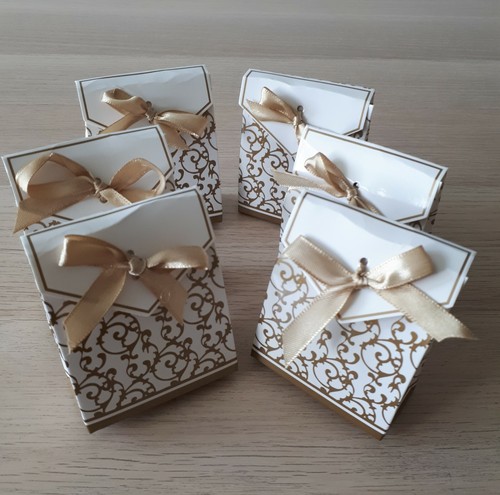 8 Gold boxes - Wedding, Christmas, Christening, Gift Favour Box With Ribbon. 💞 - 第 1/9 張圖片