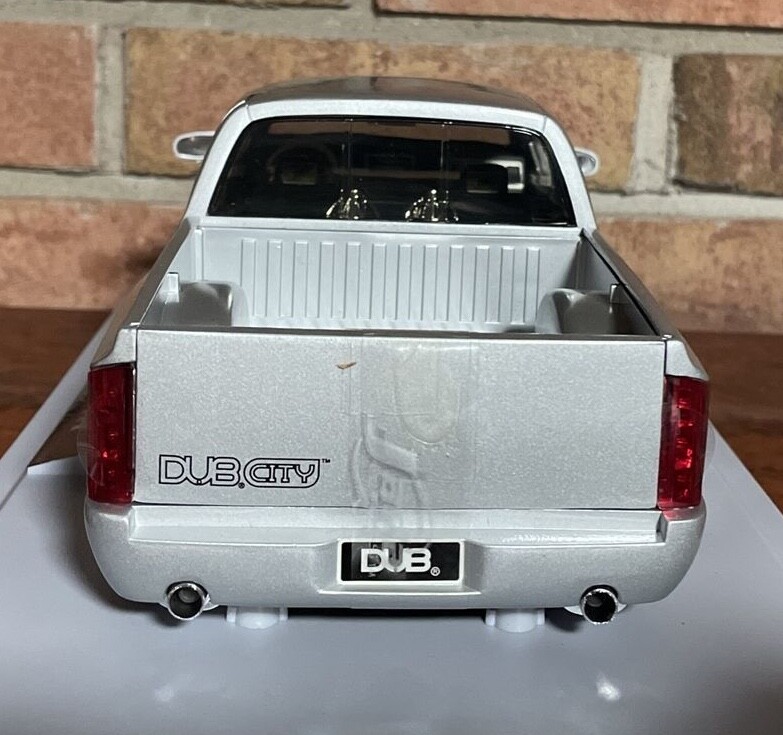 ミニカー DUB CITY DODGE RAM 1500 1:18 DODGE RAM ORANGE 1:18 SCALE DUB CITY WHEELS BY SPINTEK 24