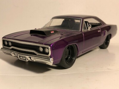 ミニカー BIGTIME MUSCLE 1970 PLYMOUTH ROAD RUNNER Amazon.com: Big Time Muscle 1:24 1970 Plymouth Roadrunner