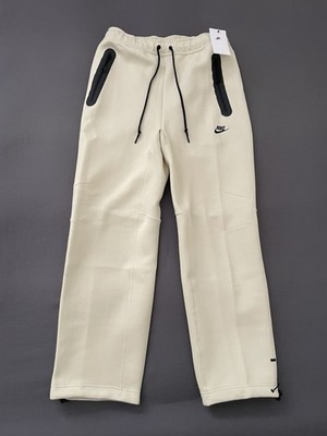 NWT Nike NSW Tech Fleece Jogger Sweatpants HJ6533-234 Cream/Black Men s Size Med