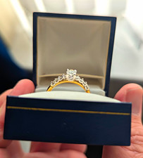 18ct Gold Diamond Engagement Ring Size O Solitaire & Shoulder Diamonds 4g