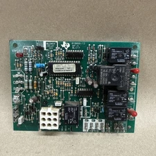 Goodman White Rodgers 1012-933C B18099-13 Furnace Control Circuit Board B12