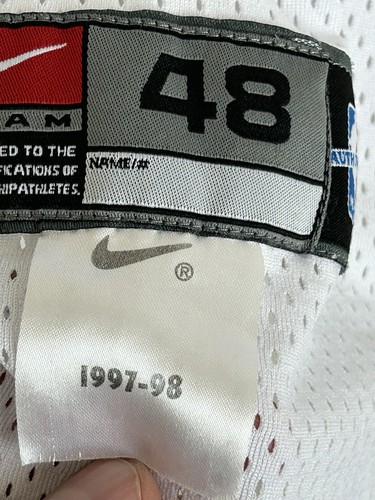 Chicago Bulls Jersey Men’s Medium White Michael Jordan 1997-98 NBA Finals *READ - Picture 8 of 17