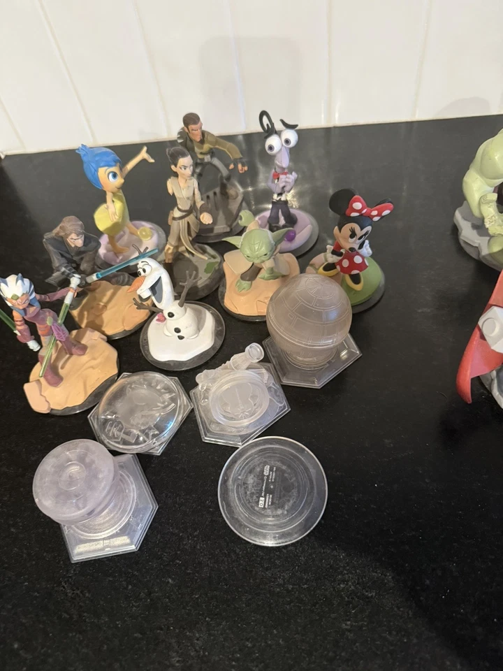 Disney Infinity 2.0, 3.0 y otras series Lote de 32 artículos y figuras seminuevas Foto 3 de 4