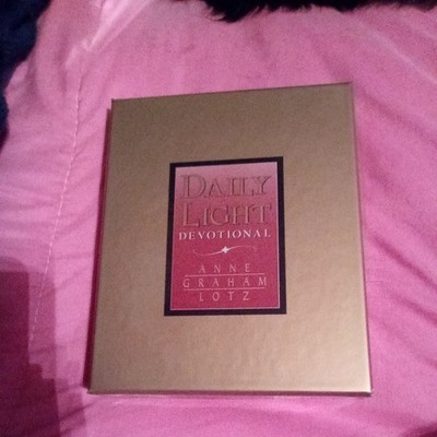 Daily Light Devotional by Anne Graham Lotz. New In Box. Dark Burgundy Leather