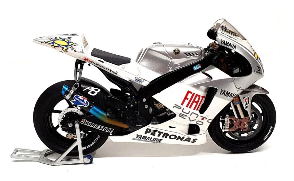 Minichamps 1/12 Scale 122 093146 Honda RC211V MotoGP 2009 Valentino Rossi - Image 3 of 4