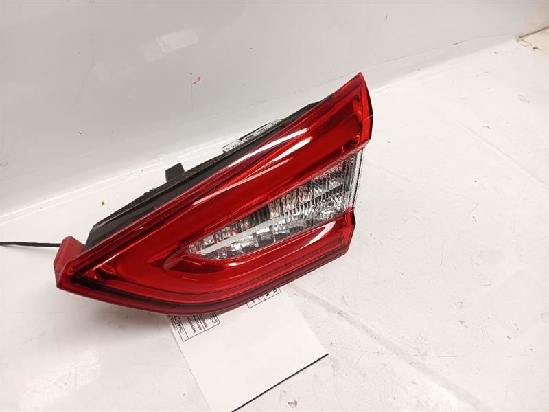 14-18 Maserati Quattroporte M156 Right Taillight Tail Light Lamp Inner 670009228