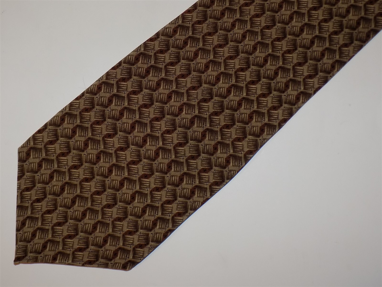 CHEZ ROFFE Silk Necktie Brown & Burgundy 57