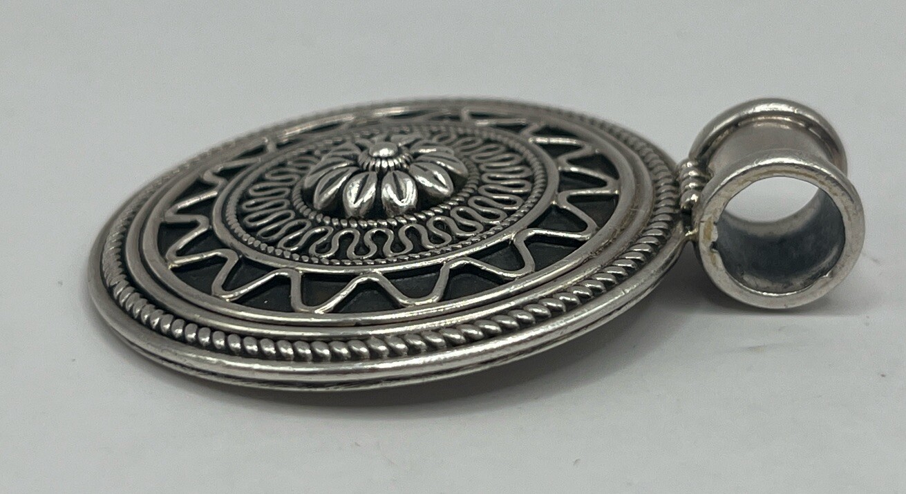 Sterling Silver India Pattern Pendant (19.28g) - image 4