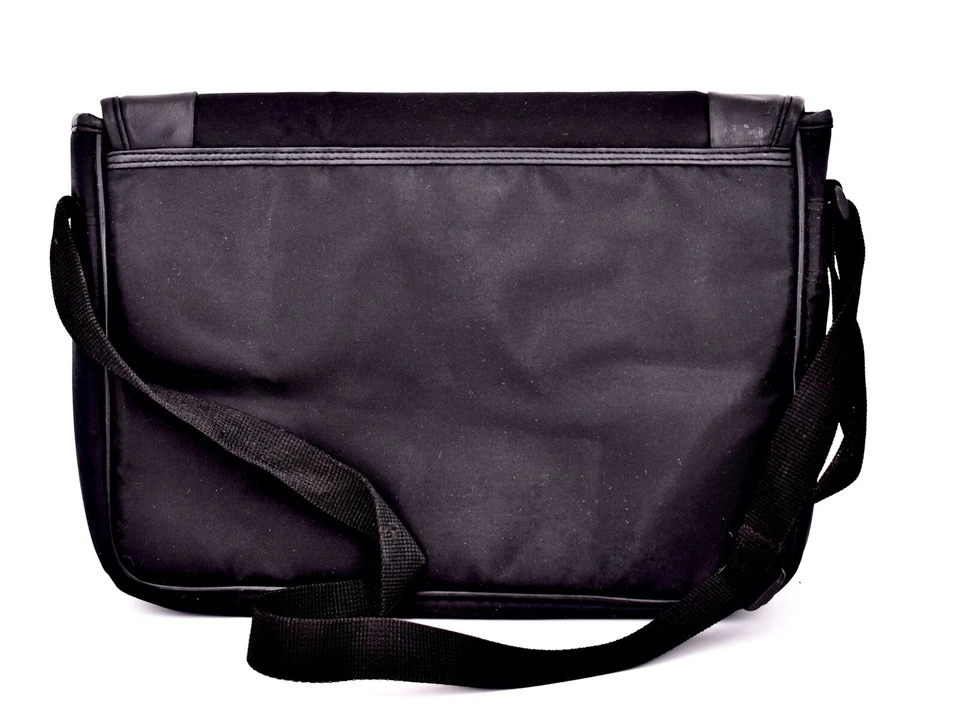 Bolso Mensajero Wenger, Acolchado, Correa Ajustable, Negro, Hecho en Suiza Foto 2 de 4