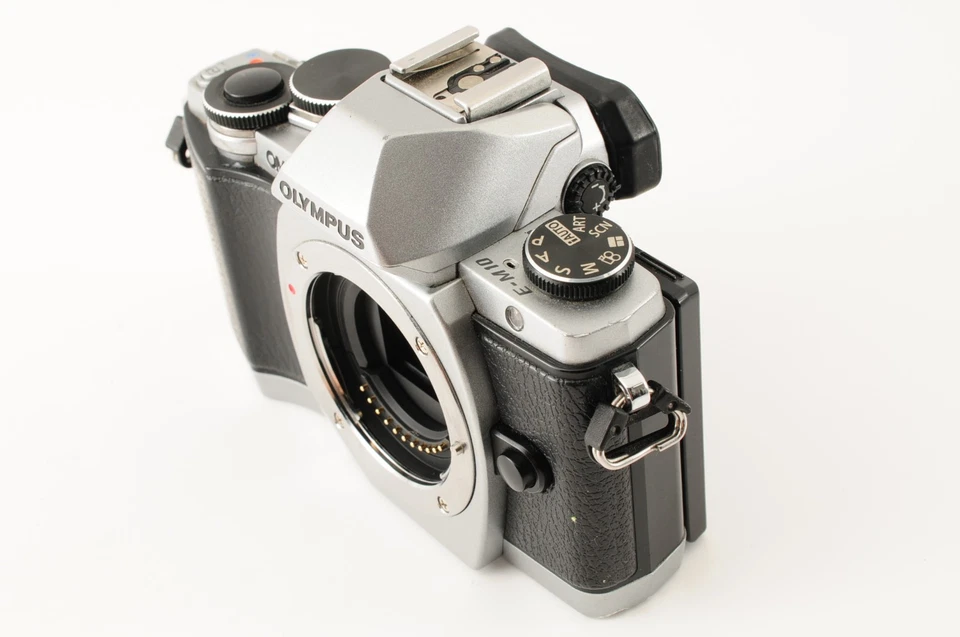 [Near MINT] Olympus OM-D E-M10 with M.ZUIKO DIGITAL ED 40-150mm F4.0-5.6 [JAPAN] - Image 3 of 4