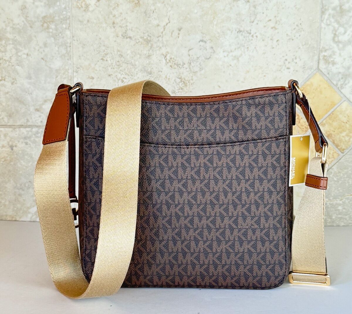 MICHAEL KORS JET SET TRAVEL SMALL SHOULDER MESSENGER BAG MK MICHAEL KORS JET SET TRAVEL SMALL SHOULDER MESSENGER BAG MK