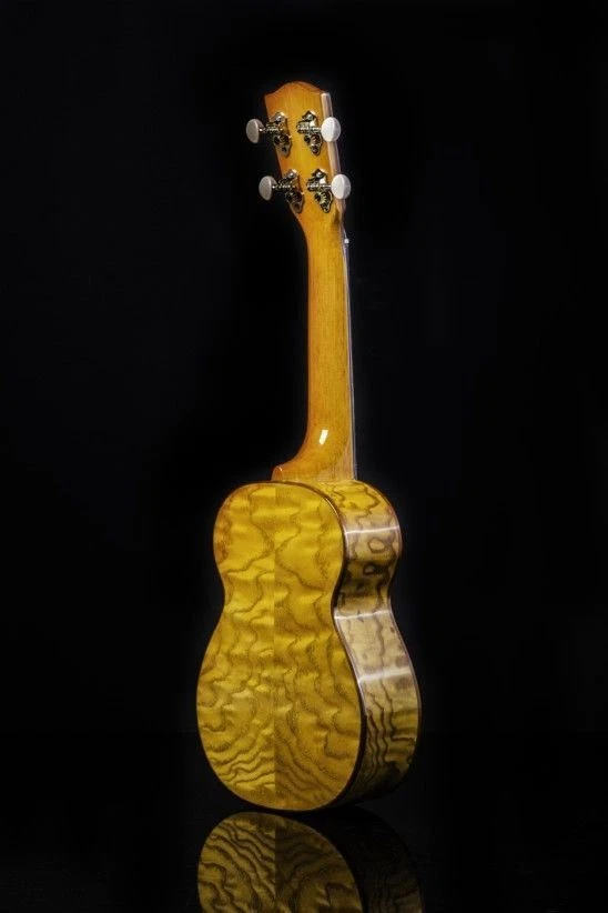 Ukelele soprano Ohana SK-70WG superior de abeto macizo con parte posterior y laterales de sauce + bolsa de concierto Foto 4 de 4