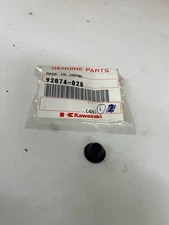 NEW GENUINE KAWASAKI ZX6R ZX10R NINJA SINGLE SEAT BRACKET RUBBER PLUG 92074-028