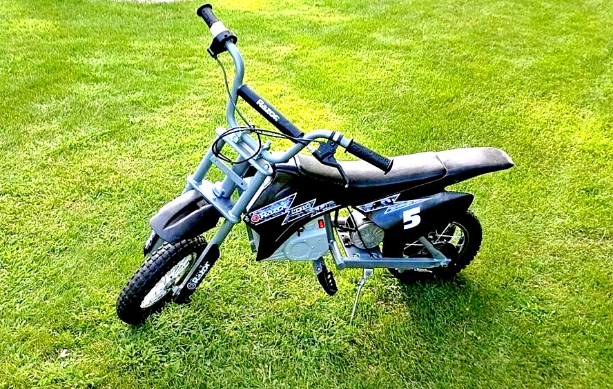 *Razor MX350 Rocket Electric Dirt Bike, A Kids Best Friend *Pick-UP @ Location!*